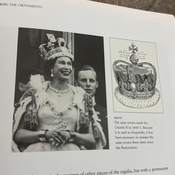 The Crown Jewels Official Guidebook Illustrated Paperback Tower of London - Picture 4 of 7